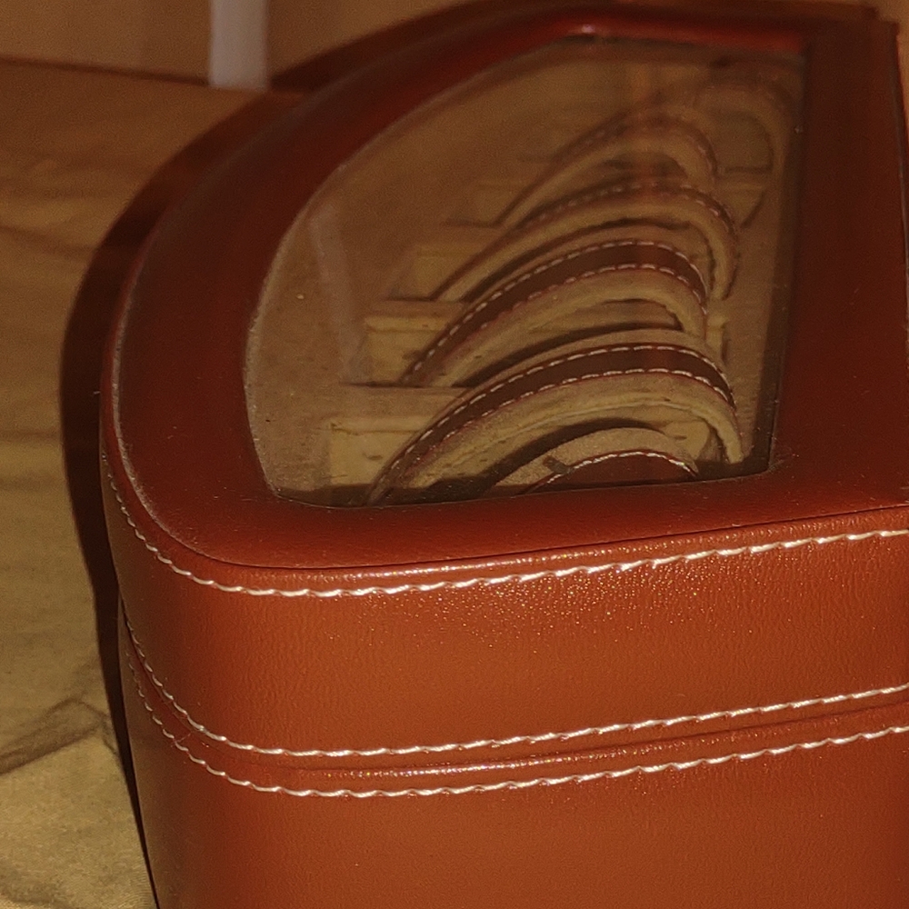 Watch case - Picture 6 of 15